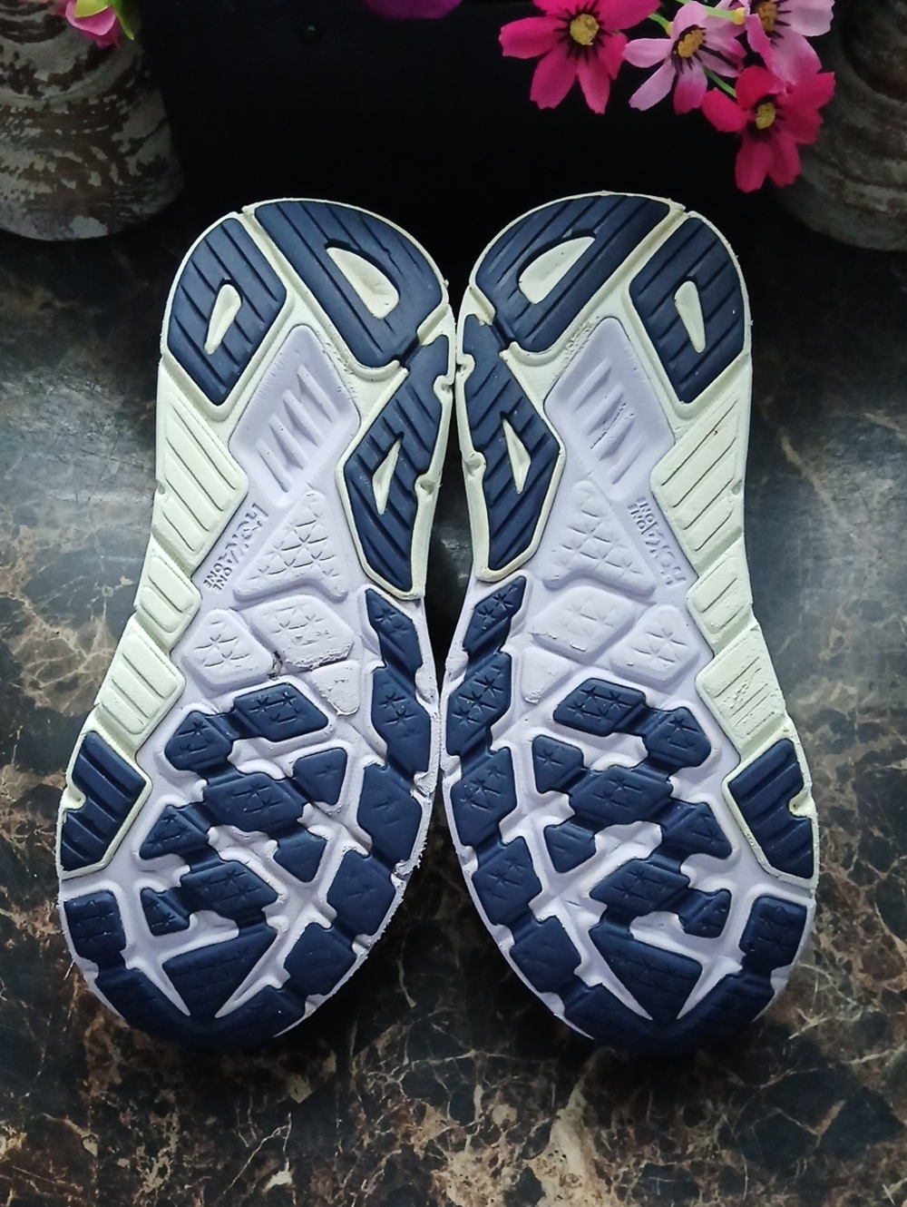 Hoka One Arahi 5 Comfort/Athletic Medical Field Shoes Size 8 5 for Women - Picture 11 of 12
